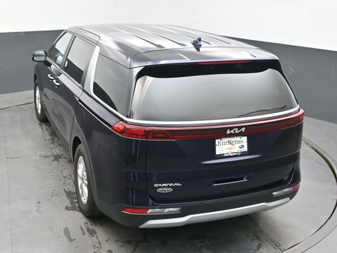 Used 2023 Kia Carnival LX image 34