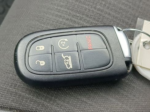 Used 2018 Jeep Cherokee Trailhawk w/ Comfort/Convenience Group image 37