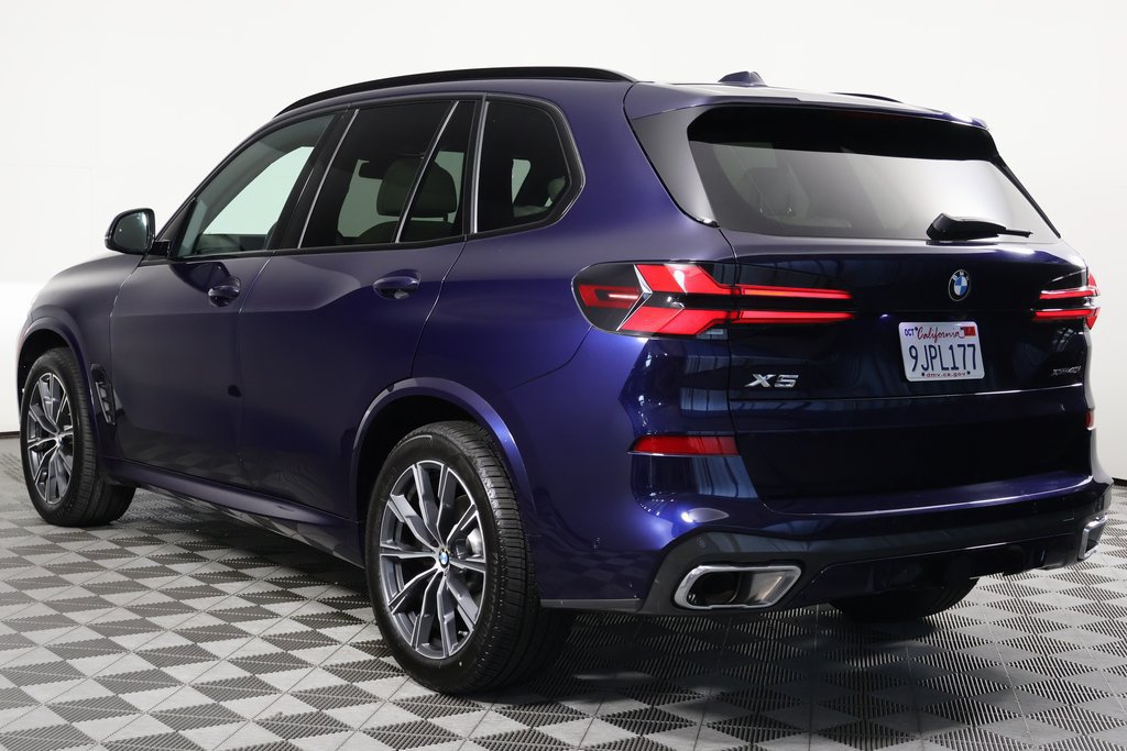 Certified 2024 BMW X5 xDrive40i w/ M Sport Package AWD/4WD image 6