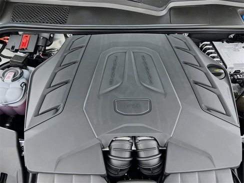 New 2026 Porsche Cayenne GTS image 32