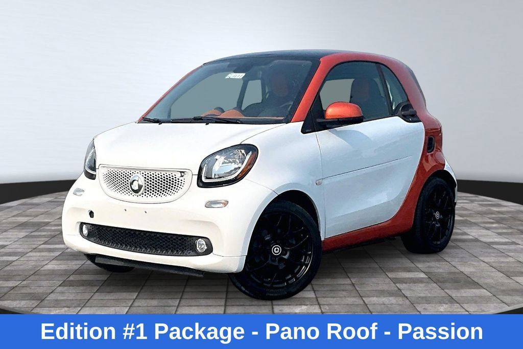 Used 2016 smart fortwo passion RWD image 1