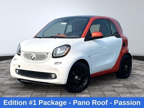 Used 2016 smart fortwo passion RWD image 1