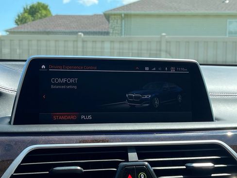 Used 2020 BMW 750i xDrive w/ Executive Package AWD/4WD image 44