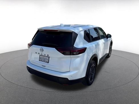 Used 2025 Nissan Rogue SV FWD image 15