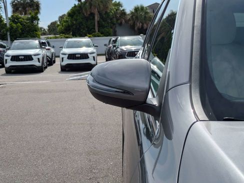 Used 2025 Mercedes-Benz GLB 250 image 12