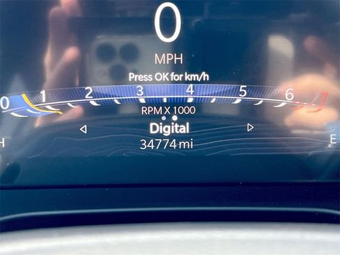 Used 2024 Jeep Grand Cherokee Altitude image 12