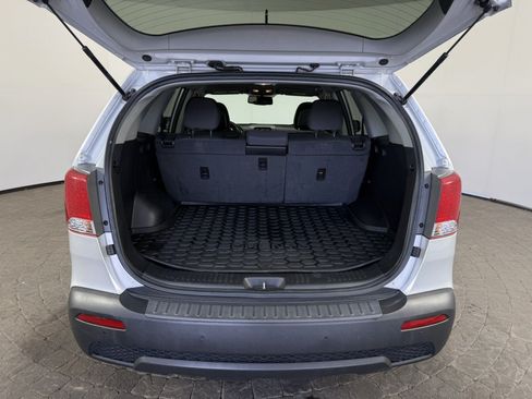 Used 2012 Kia Sorento LX w/ Convenience Pkg FWD image 7