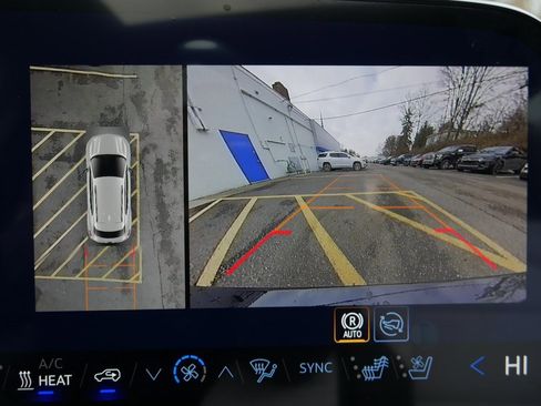 New 2026 Chevrolet Equinox EV LT image 17