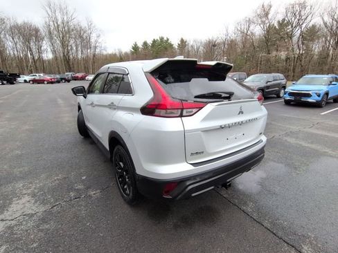 Used 2022 Mitsubishi Eclipse Cross LE image 3