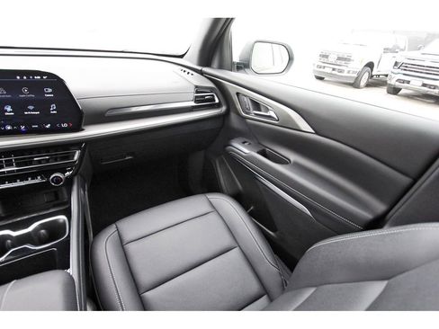 Used 2025 Chevrolet Traverse LT image 10