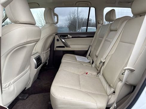 Used 2019 Lexus GX 460 Luxury image 24