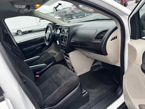 Used 2015 RAM C/V Tradesman image 23