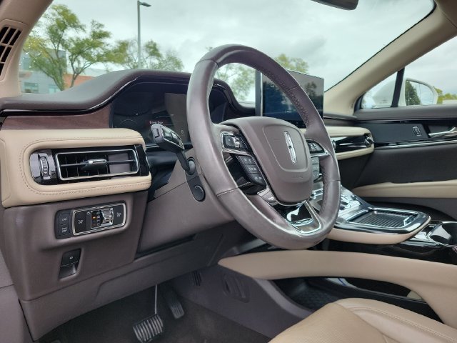 Used 2022 Lincoln Nautilus Reserve AWD/4WD image 6