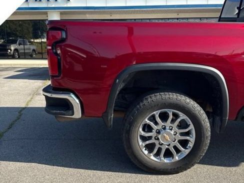Used 2025 Chevrolet Silverado 2500 LTZ w/ LTZ Convenience Package AWD/4WD image 11