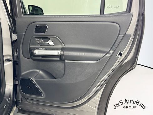 Used 2023 Mercedes-Benz EQB 350 4MATIC SUV image 33