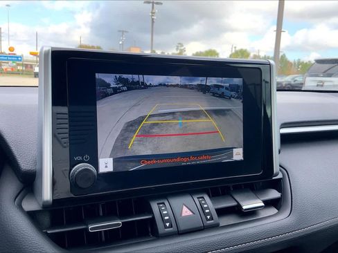 Used 2024 Toyota RAV4 XLE Premium image 28