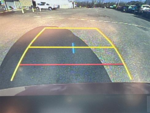 Used 2022 Toyota Venza XLE image 29