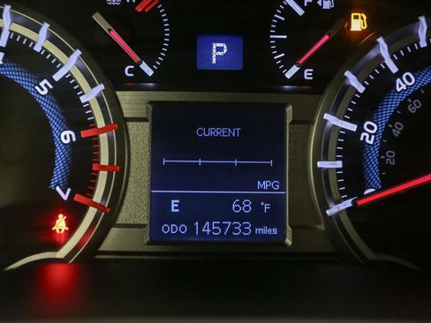 Used 2016 Toyota 4Runner SR5 image 33