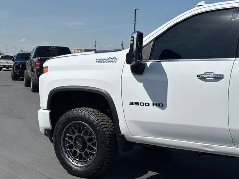 Used 2020 Chevrolet Silverado 3500 High Country w/ Z71 Off-Road Package AWD/4WD image 6