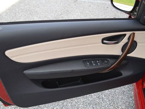 Used 2012 BMW 135i Convertible image 10