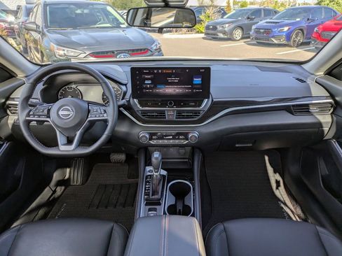 Used 2025 Nissan Altima 2.5 SR w/ SR Premium Package image 14