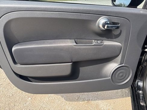 Used 2015 FIAT 500 Pop image 10