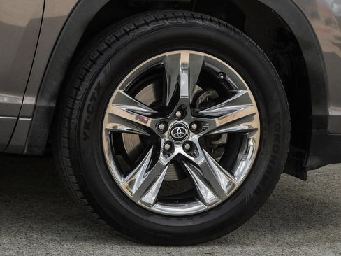 Used 2017 Toyota Highlander Limited Platinum FWD image 54