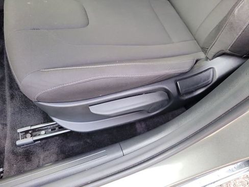 Used 2025 Hyundai Elantra Sport image 11