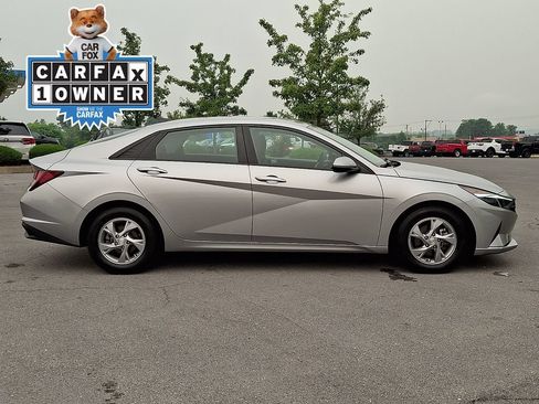 Used 2021 Hyundai Elantra SE FWD image 10