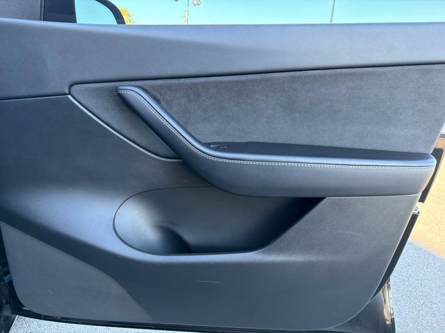 Used 2021 Tesla Model Y Long Range AWD/4WD image 9