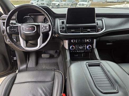 Used 2021 GMC Yukon XL SLT w/ SLT Premium Package image 9