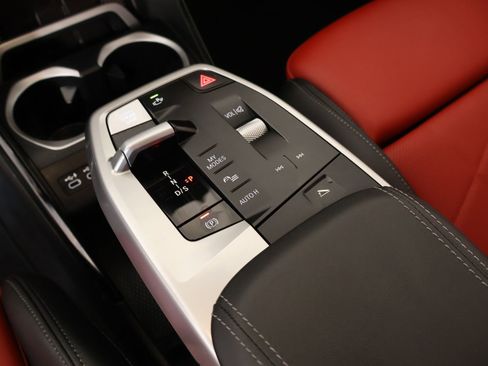 Used 2024 BMW X2 M35i AWD/4WD image 8