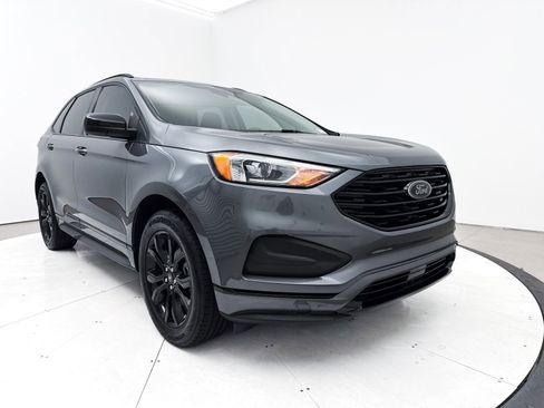 Used 2023 Ford Edge SE w/ Black Appearance Package image 9