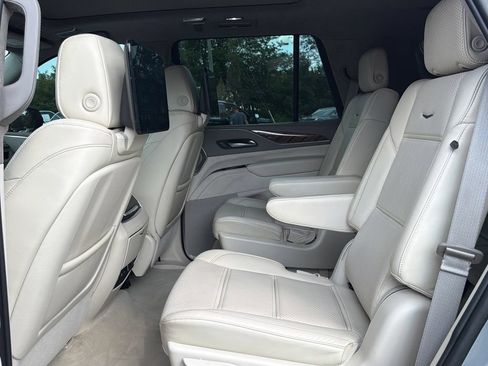 Certified 2023 Cadillac Escalade Premium Luxury Platinum AWD/4WD image 12