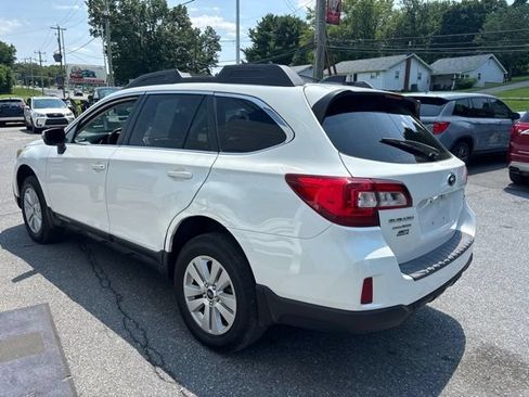 Used 2017 Subaru Outback 2.5i Premium AWD/4WD image 4