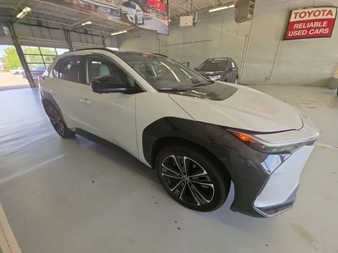 Used 2024 Toyota bZ4X FWD image 3