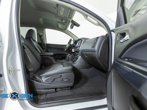 Used 2020 Chevrolet Colorado Z71 AWD/4WD image 39