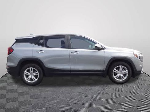 Used 2024 GMC Terrain SLE FWD image 4