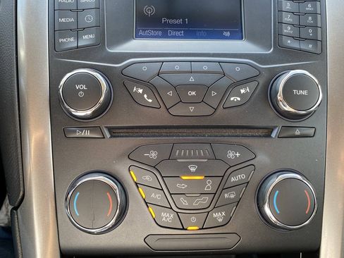 Used 2017 Ford Fusion SE w/ Equipment Group 601A FWD image 29