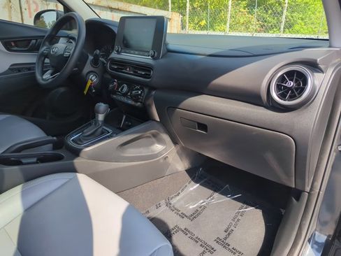 Used 2022 Hyundai Kona SE image 27