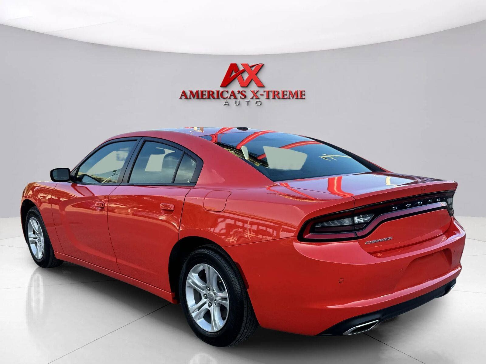 Used 2021 Dodge Charger SXT w/ Leather Interior Group RWD image 4