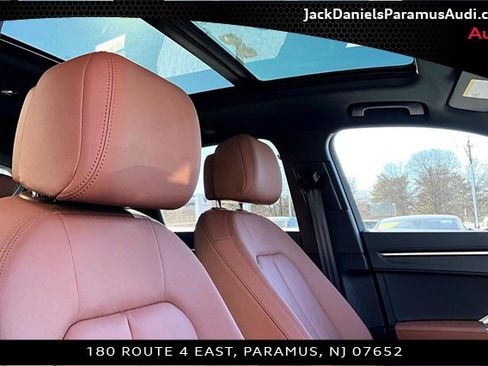 Used 2025 Audi Q3 2.0T Premium w/ Convenience Package image 7