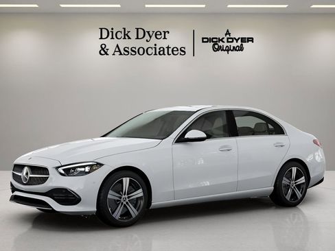 Used 2025 Mercedes-Benz C 300 Sedan image 27