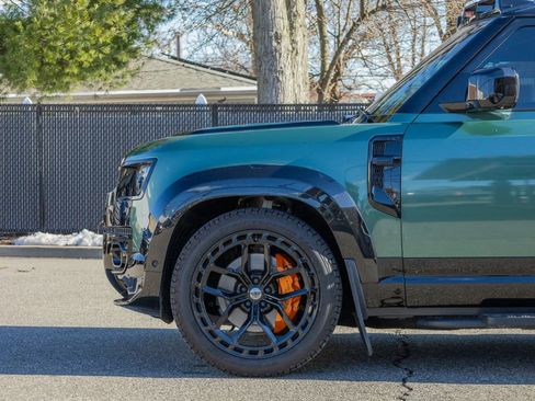 Used 2024 Land Rover Defender 110 V8 image 17