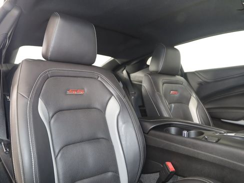 Used 2018 Chevrolet Camaro SS RWD image 14