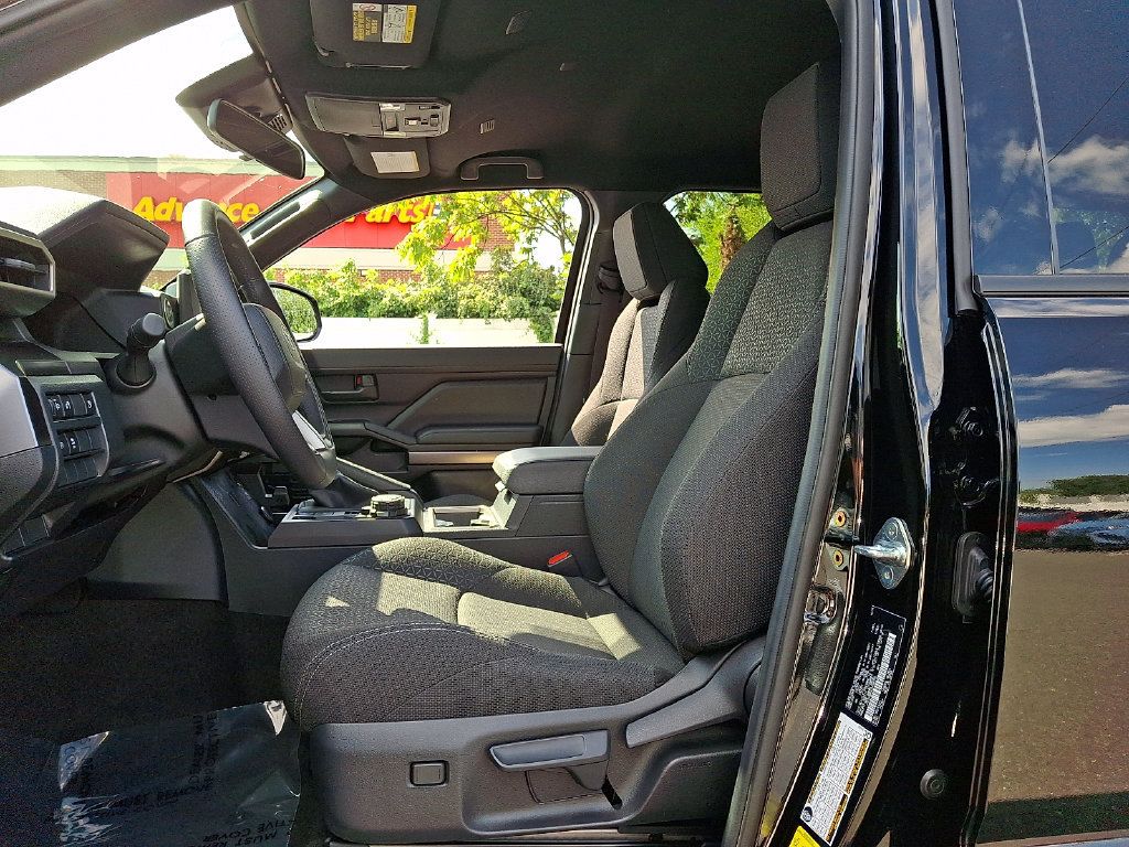 Certified 2025 Toyota 4Runner SR5 AWD/4WD image 14