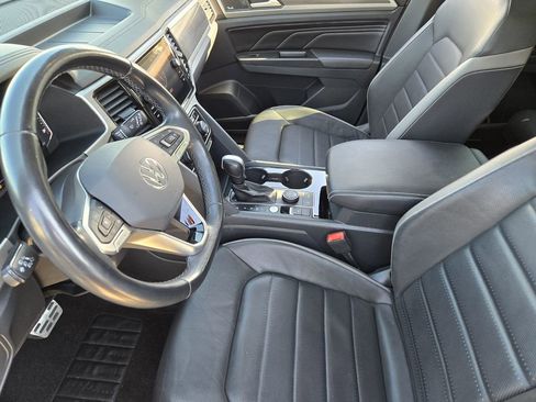 Used 2021 Volkswagen Atlas SEL Premium image 15