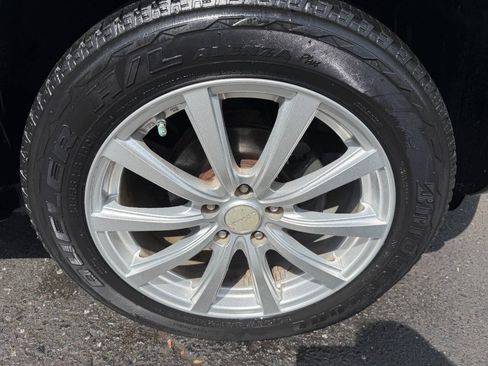 Used 2007 Toyota RAV4 Sport AWD/4WD image 6