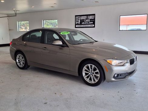 Used 2016 BMW 320i xDrive Sedan AWD/4WD image 23
