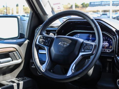 Used 2025 Chevrolet Silverado 1500 RST w/ Convenience Package II RWD image 14